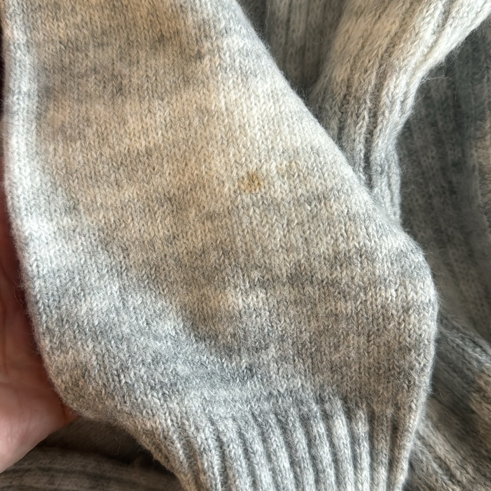 Smart set sweater. Size M - Picture 7 of 7